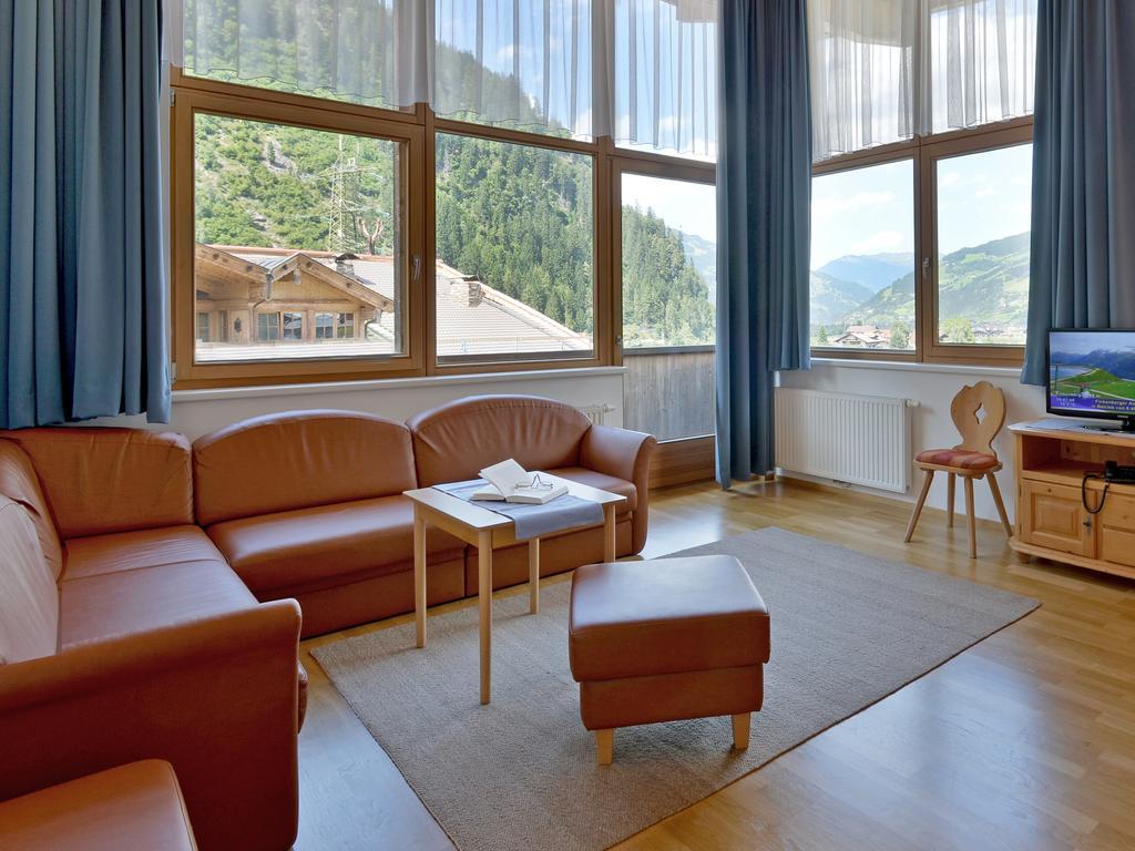 Ferienwohnungen Haus Der Mitte Майрхофен Номер фото